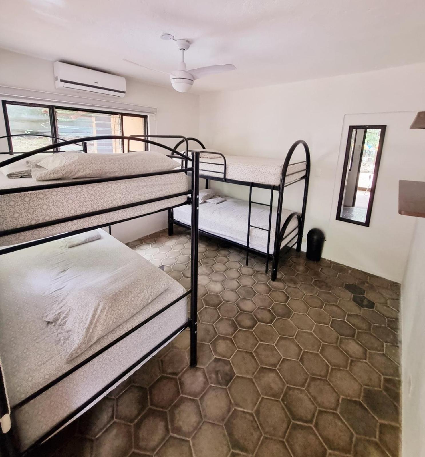 Casa Pura Vida Surf Hostel - Tamarindo Costa Rica Eksteriør billede