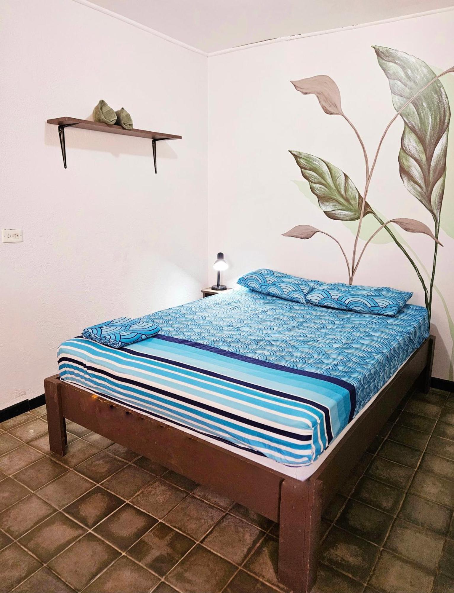 Casa Pura Vida Surf Hostel - Tamarindo Costa Rica Eksteriør billede